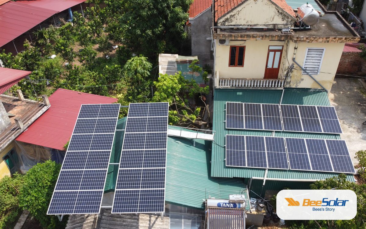 Bão về, tấm pin trên mái có bay không? Câu hỏi đúng — nhưng hỏi nhầm đối tượng